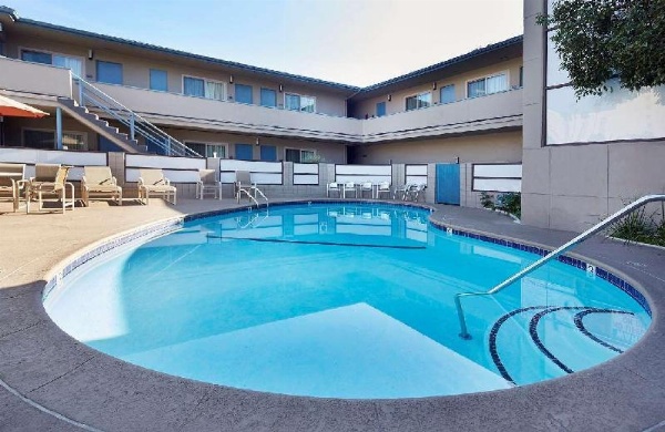 Good Nite Inn West Los Angeles - Century City image 4